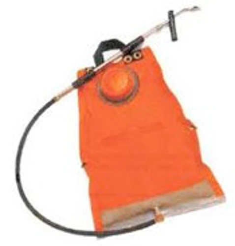 Seau dorsal pour feux de forêt